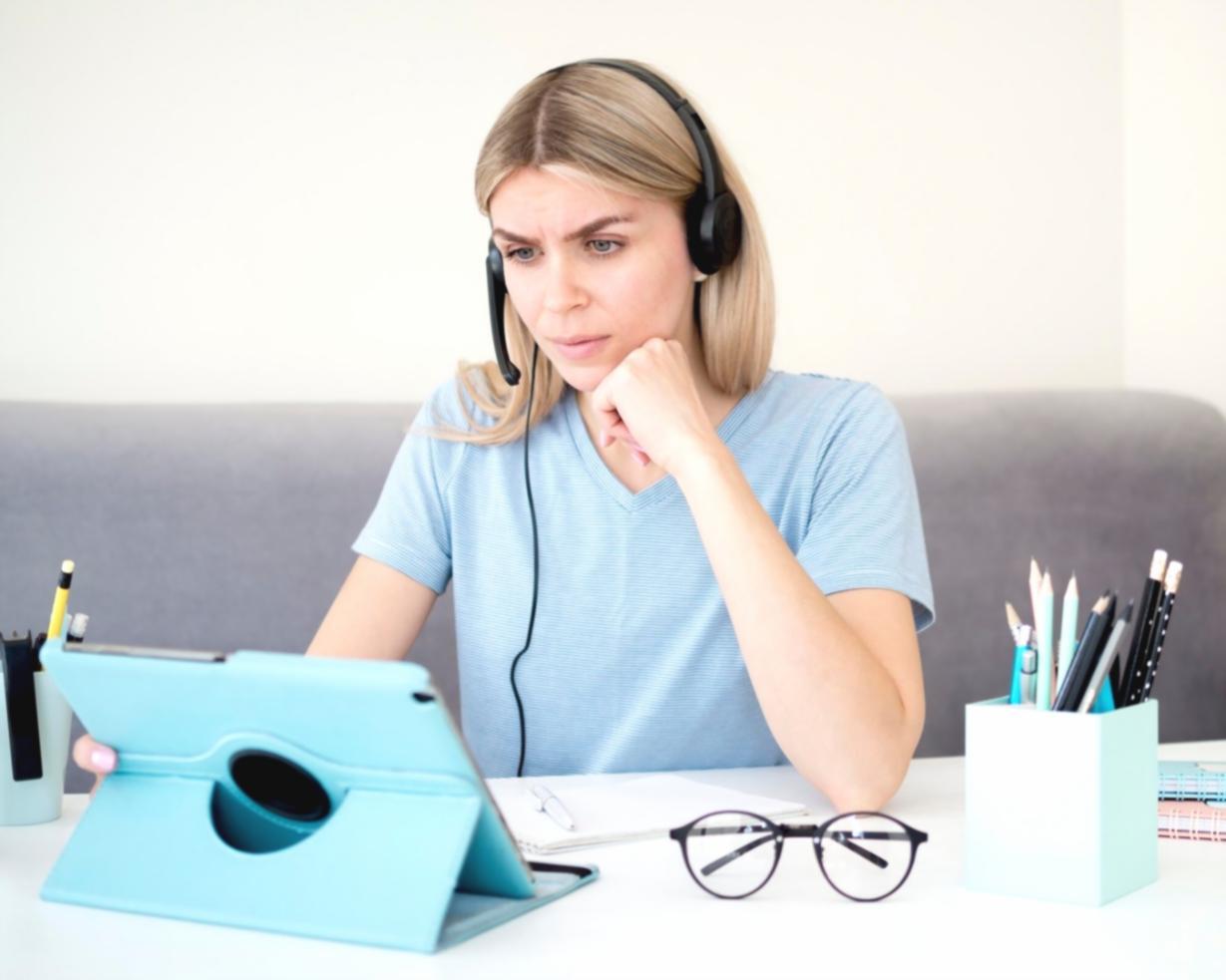 Studenti che lavorano su progetti pratici di supporto tecnico